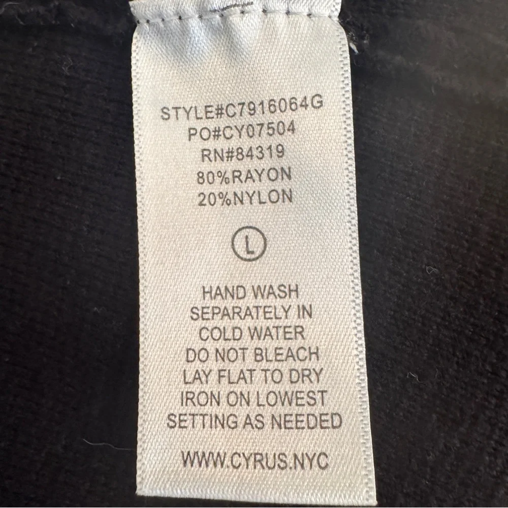 Cyrus Black Open Front Long Cardigan Size: Large - Picture 7 of 7